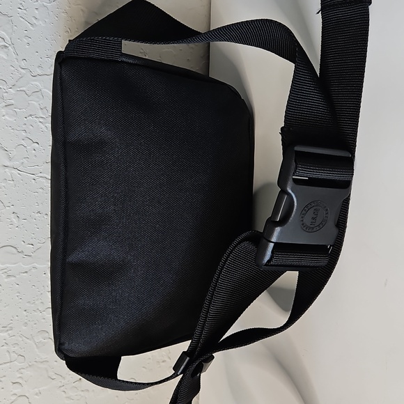 Herschel Black Canvas Belt Bag/ Hip Pack - Picture 5 of 13